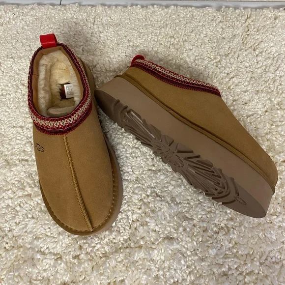 UGG Tazz Women's Tan Flats with Red Trim - Picture 2 of 12
